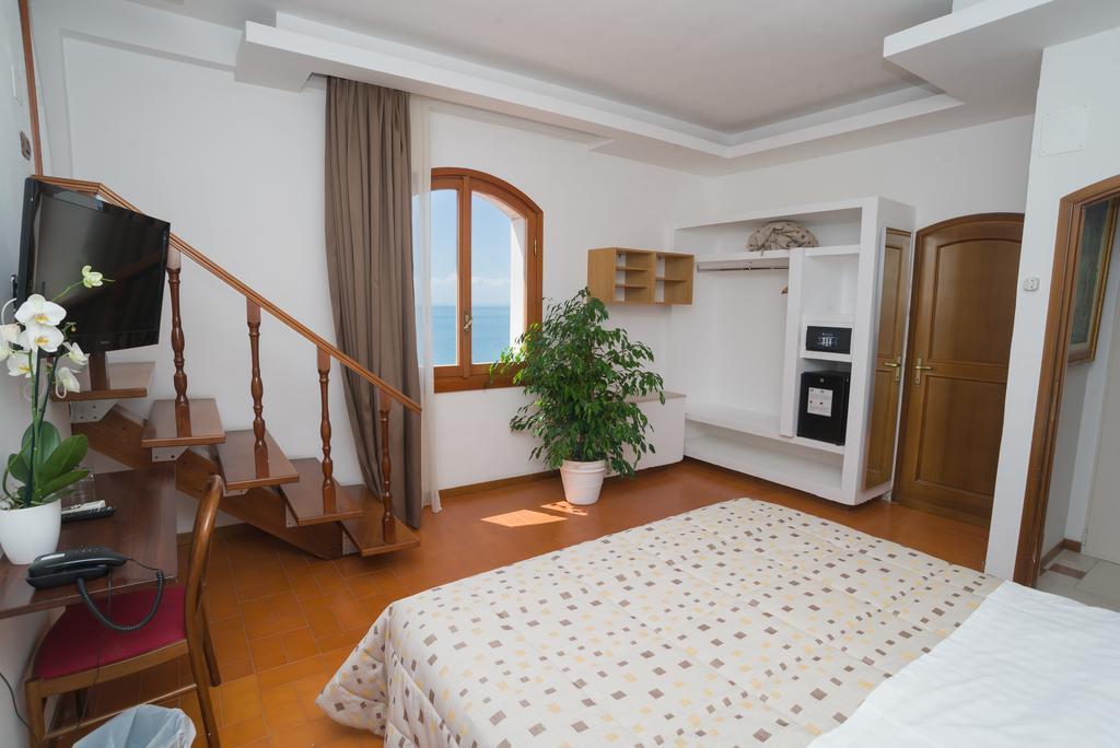 Villa Scapone Mattinata Eksteriør bilde