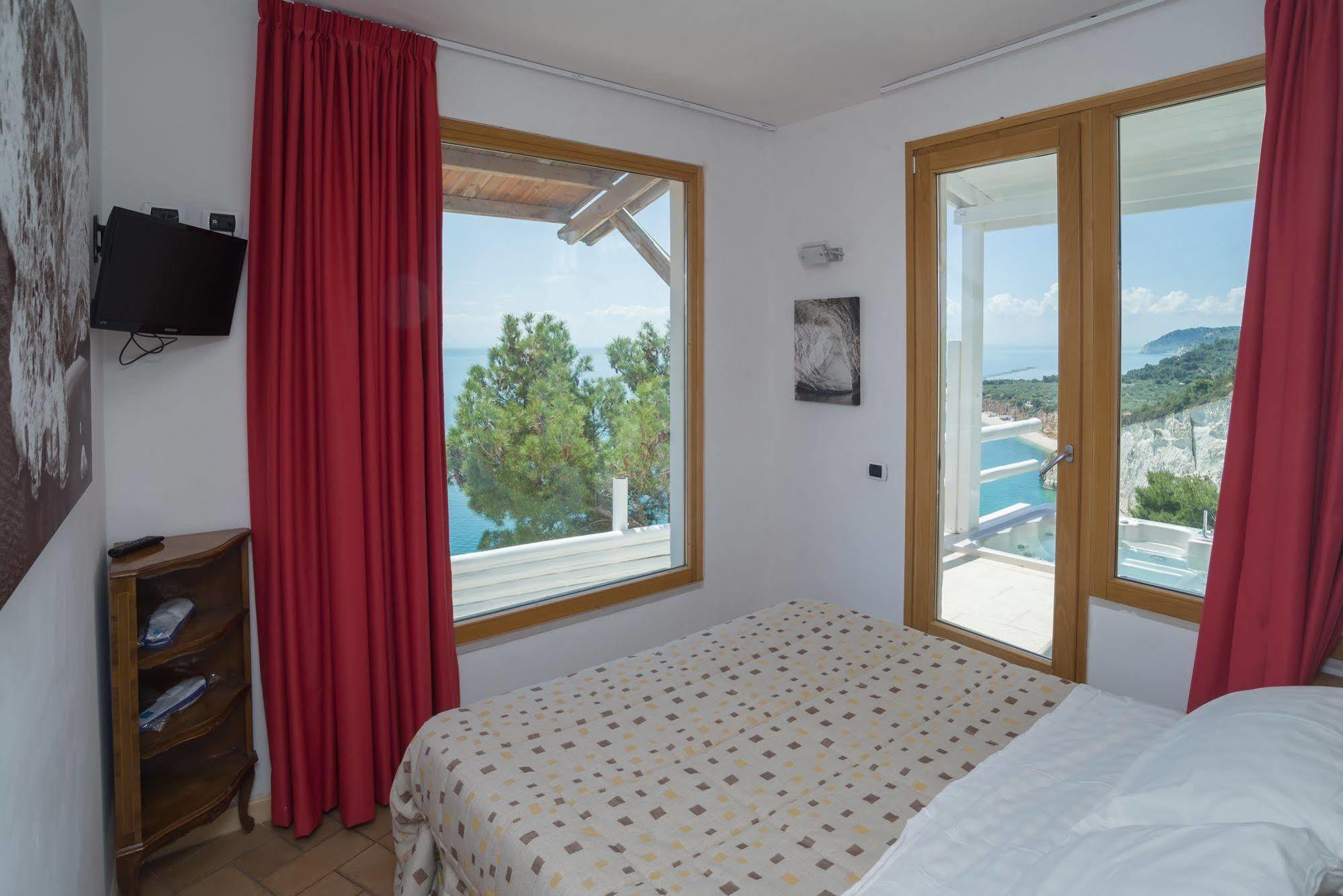 Villa Scapone Mattinata Eksteriør bilde